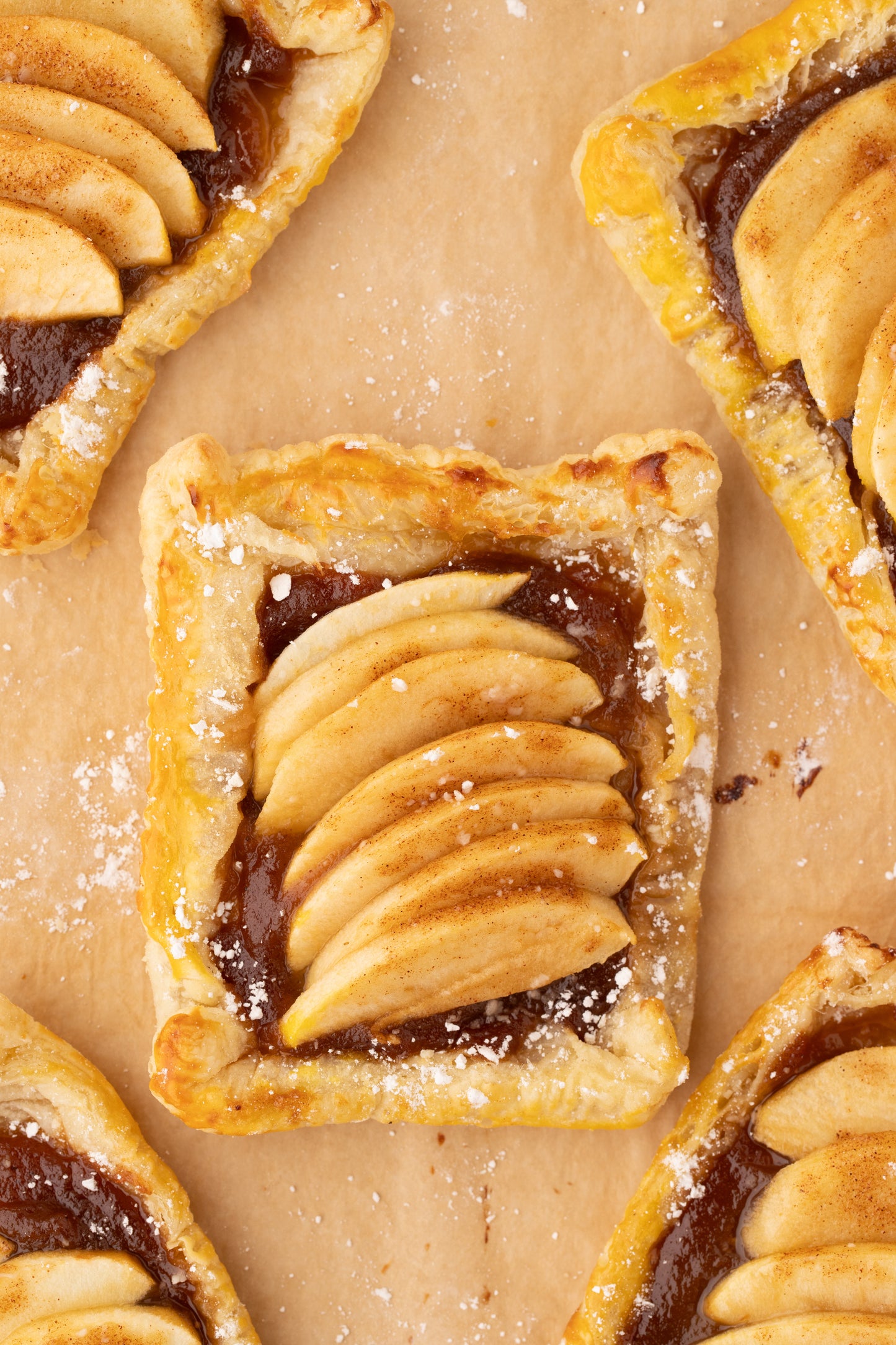 Apple Tarts with Puff Pastry - Exclusive