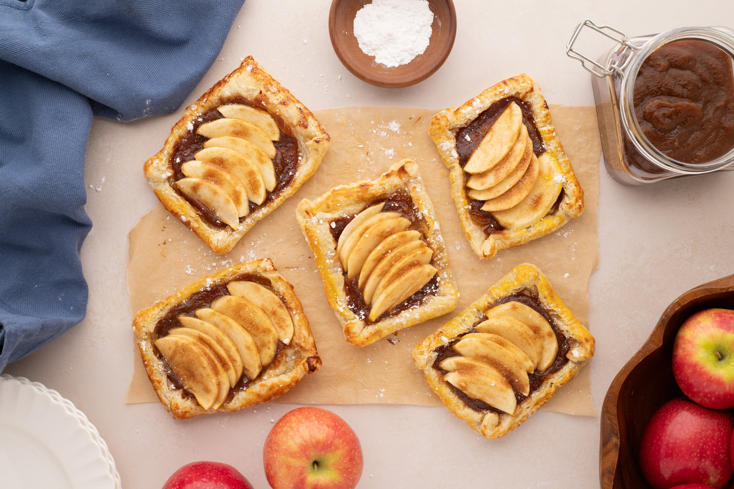 Apple Tarts with Puff Pastry - Exclusive