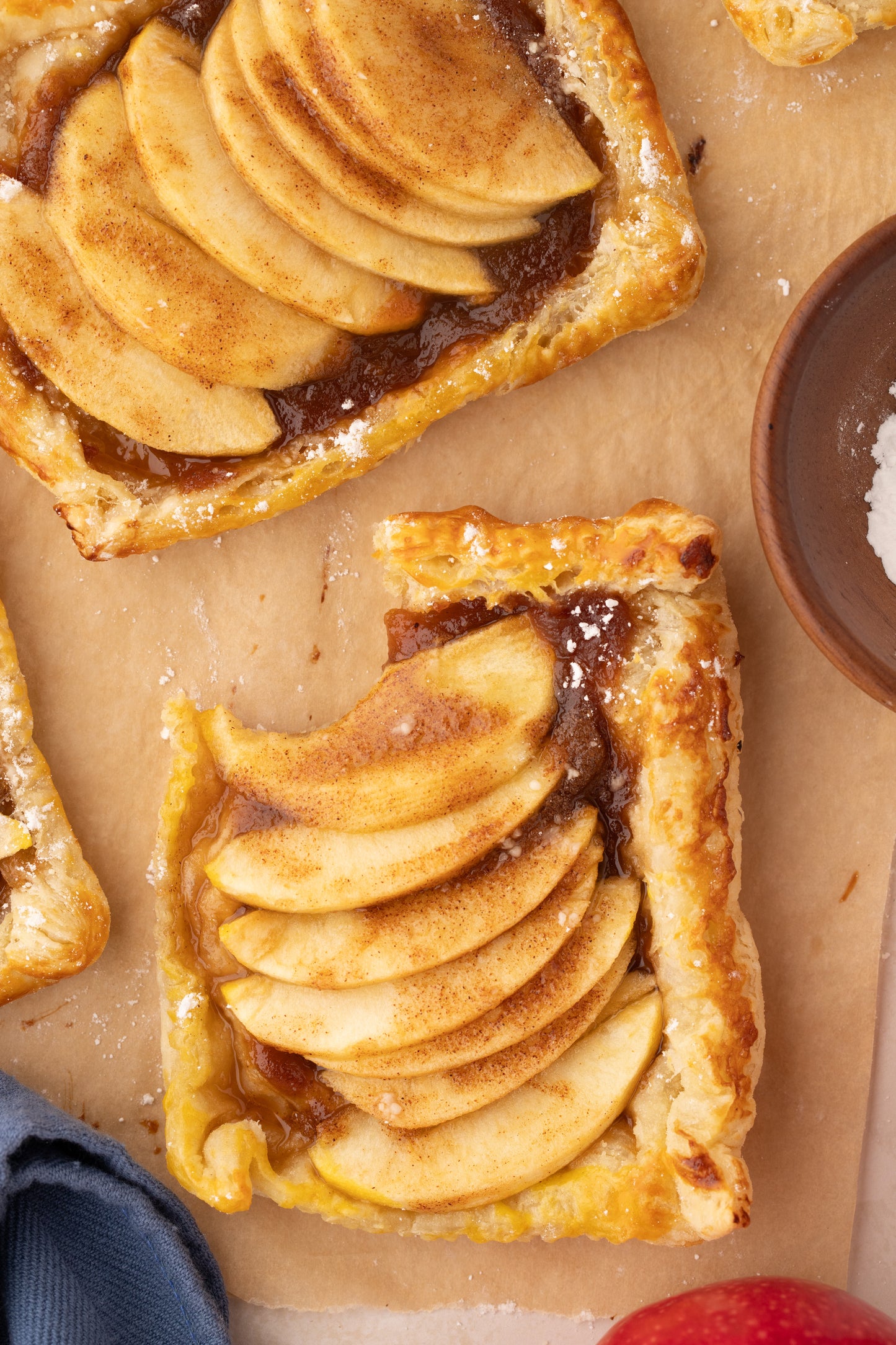 Apple Tarts with Puff Pastry - Exclusive