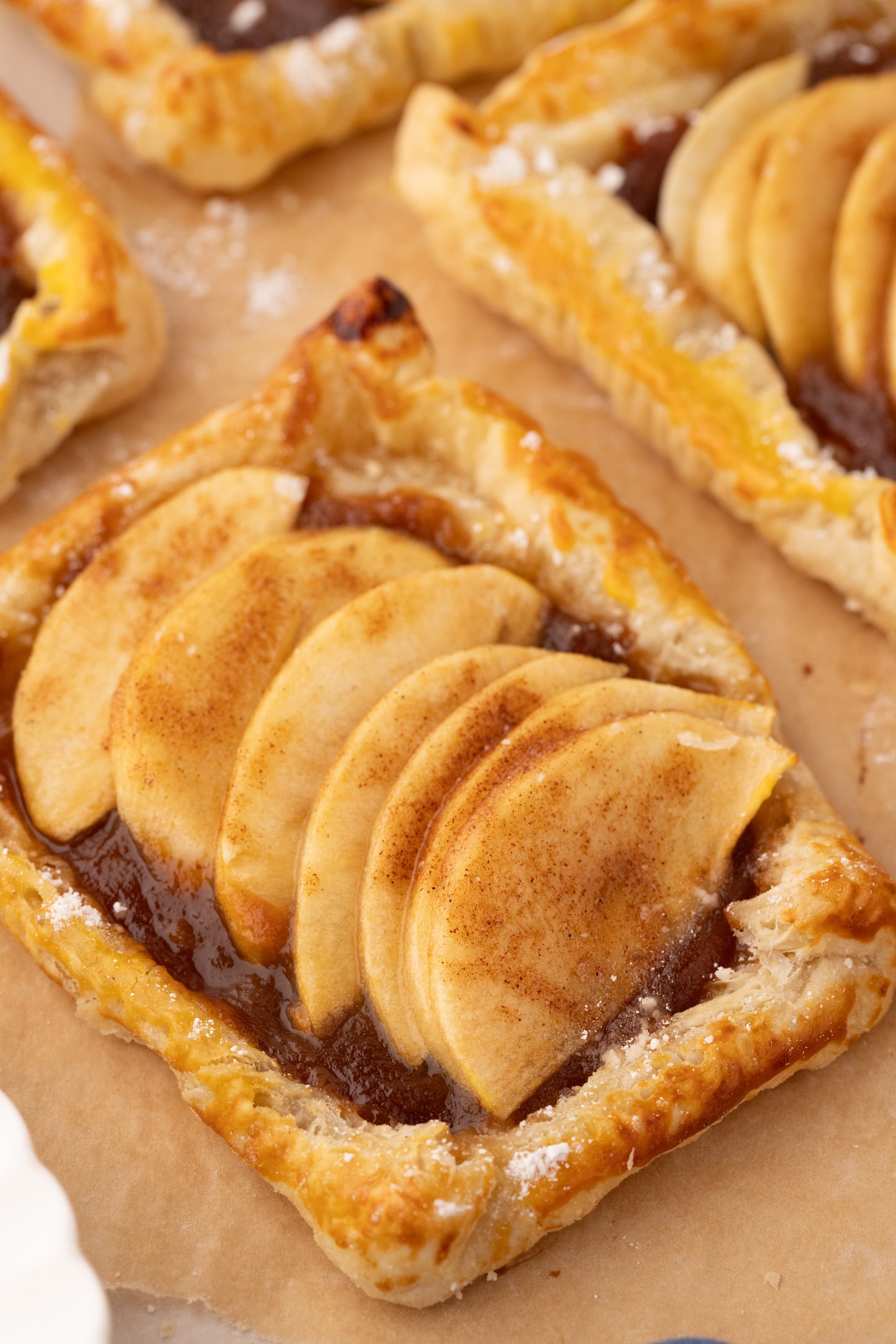 Apple Tarts with Puff Pastry - Exclusive