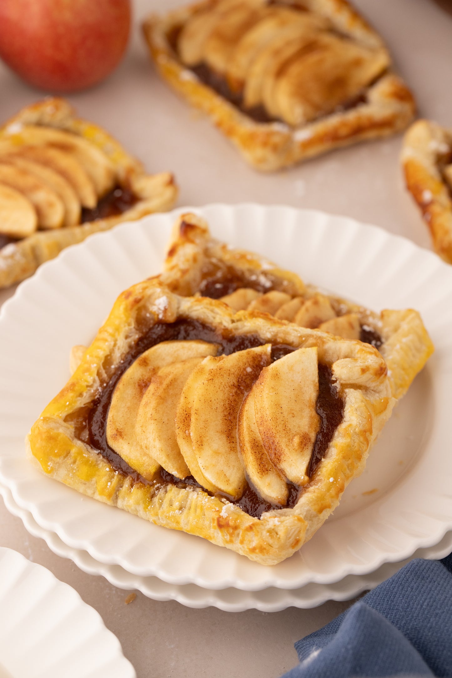 Apple Tarts with Puff Pastry - Exclusive