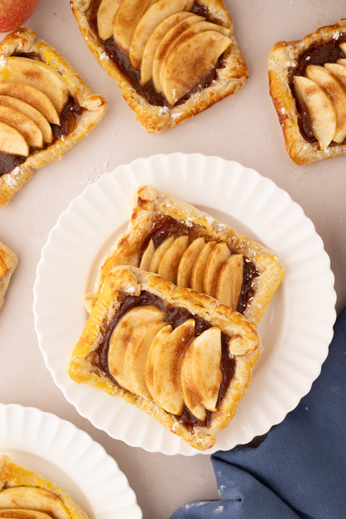 Apple Tarts with Puff Pastry - Exclusive